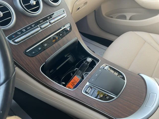 Used 2022 White Mercedes-Benz GLC 300 image 41