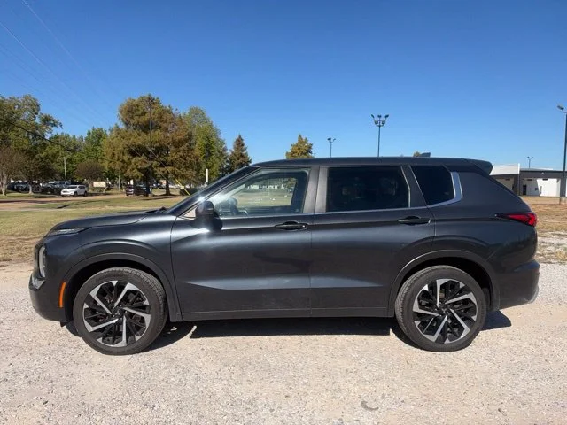 Used 2024 Black Mitsubishi SE image 8