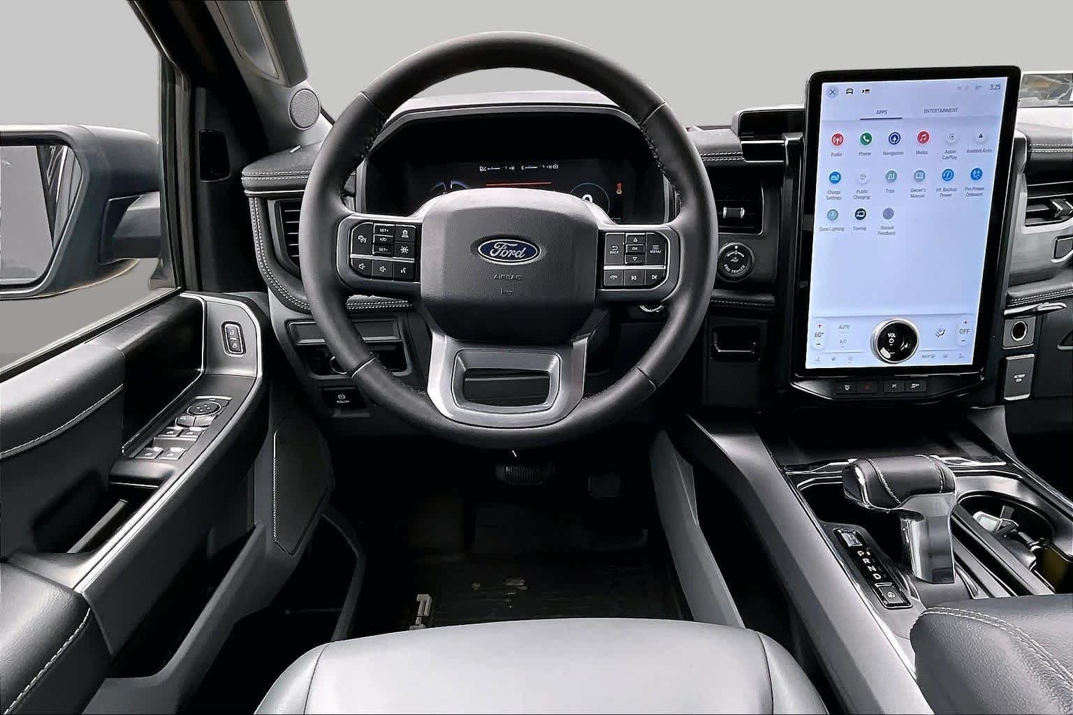 Used 2025 Agate Black Metallic Ford Flash image 8
