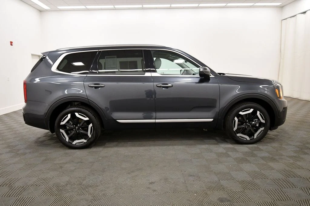 Certified Used 2024 Gray Kia S image 9