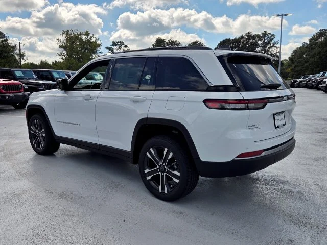 New 2027 Bright White Clearcoat Jeep Limited image 6
