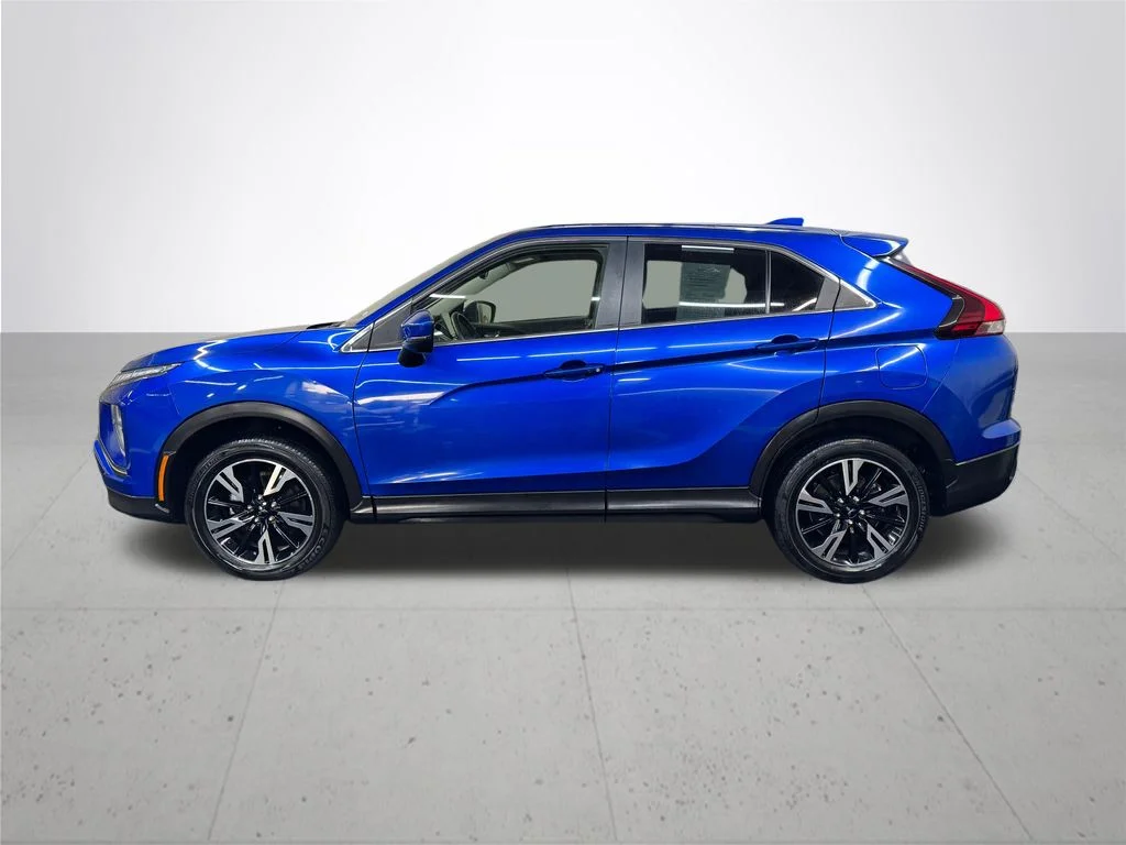 Used 2024 Blue Mitsubishi SE image 3