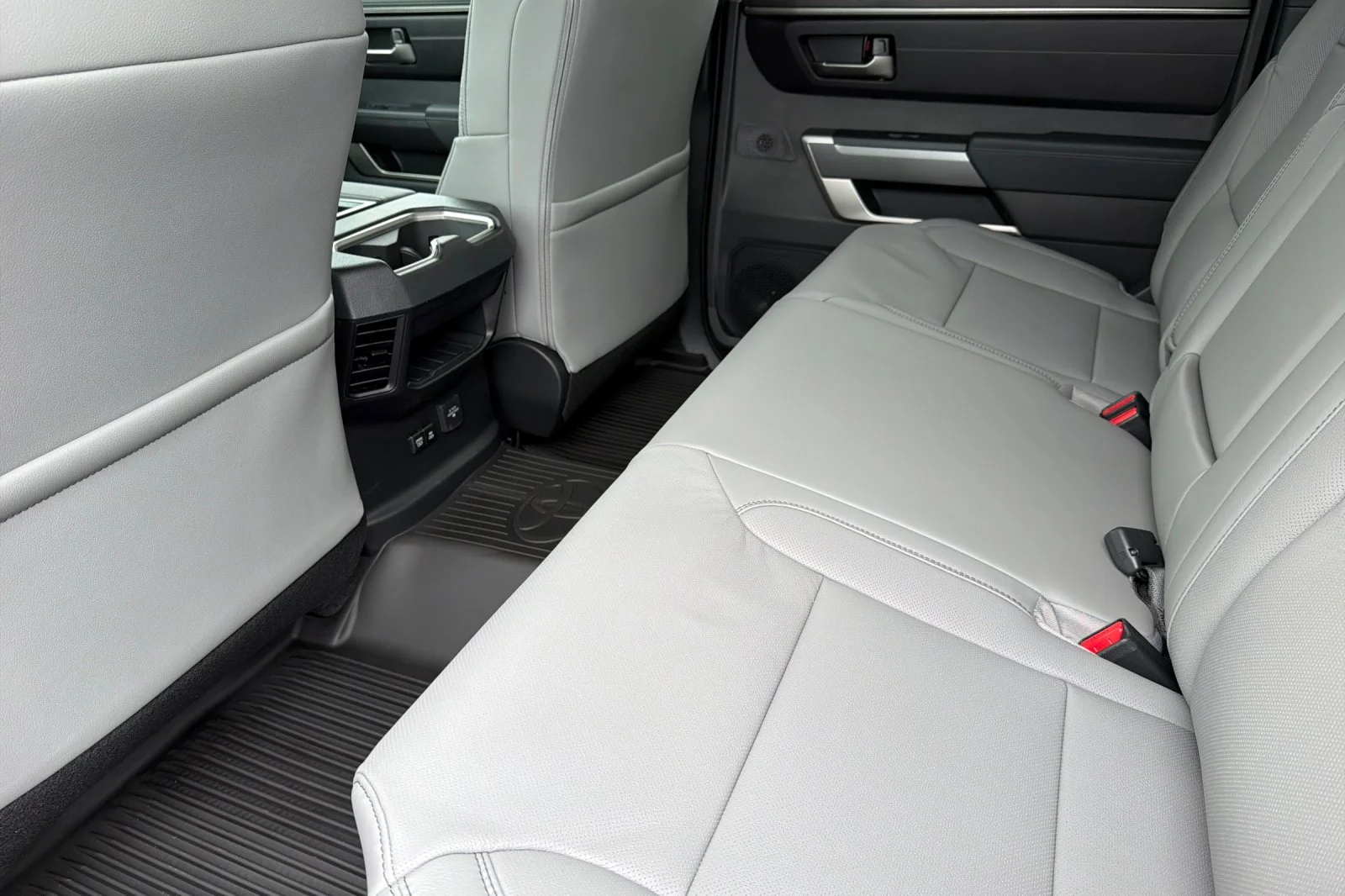 New 2026 Magnetic Gray Metallic Toyota  SR5 image 9