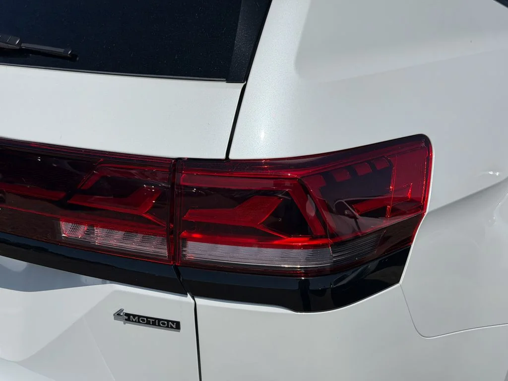 New 2026 Opal White Pearl Volkswagen 2.0T Peak Edition image 8