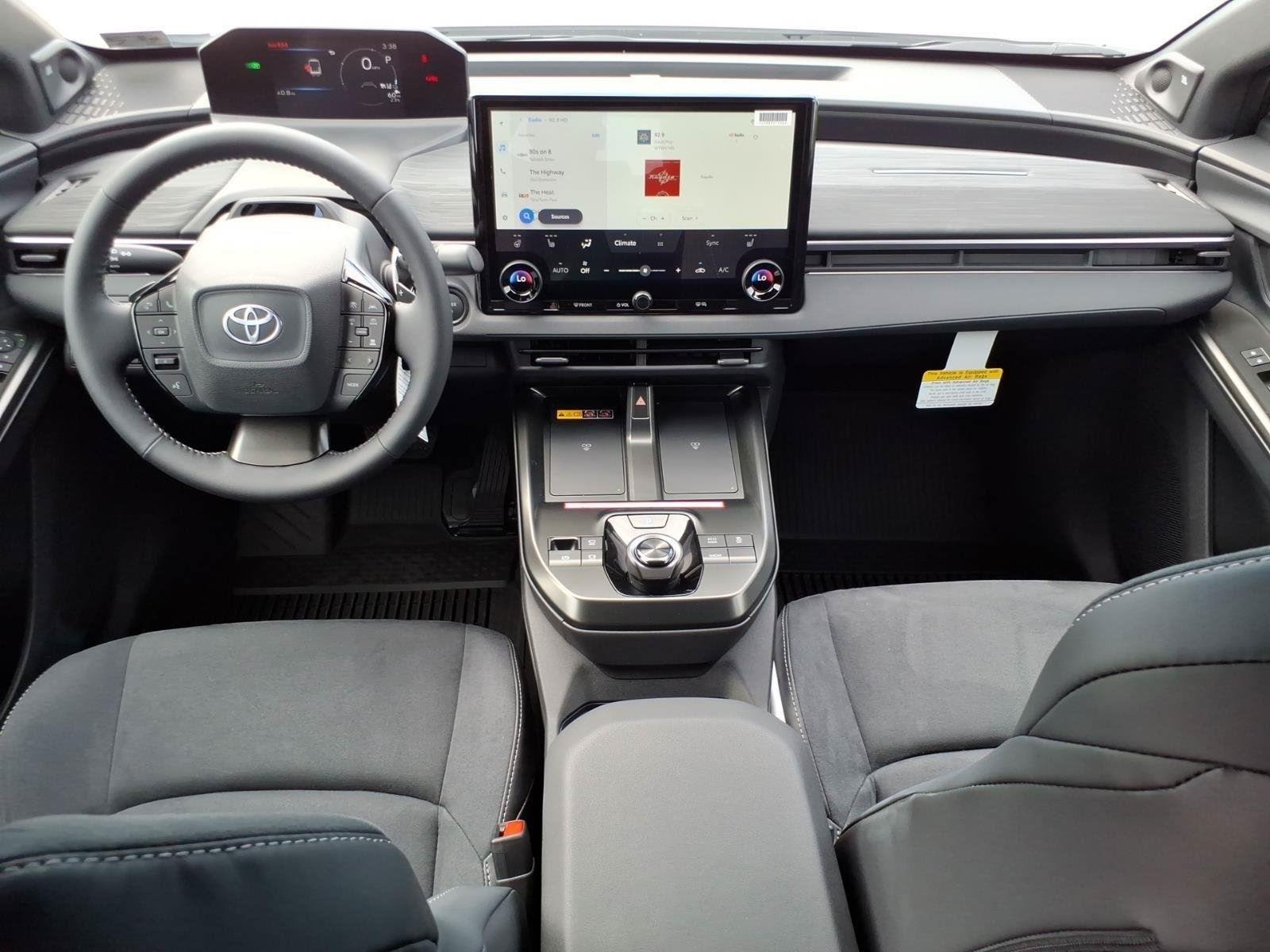 New 2026 Wind Chill Pearl with Midnight Black Metallic roof Toyota XSE image 23