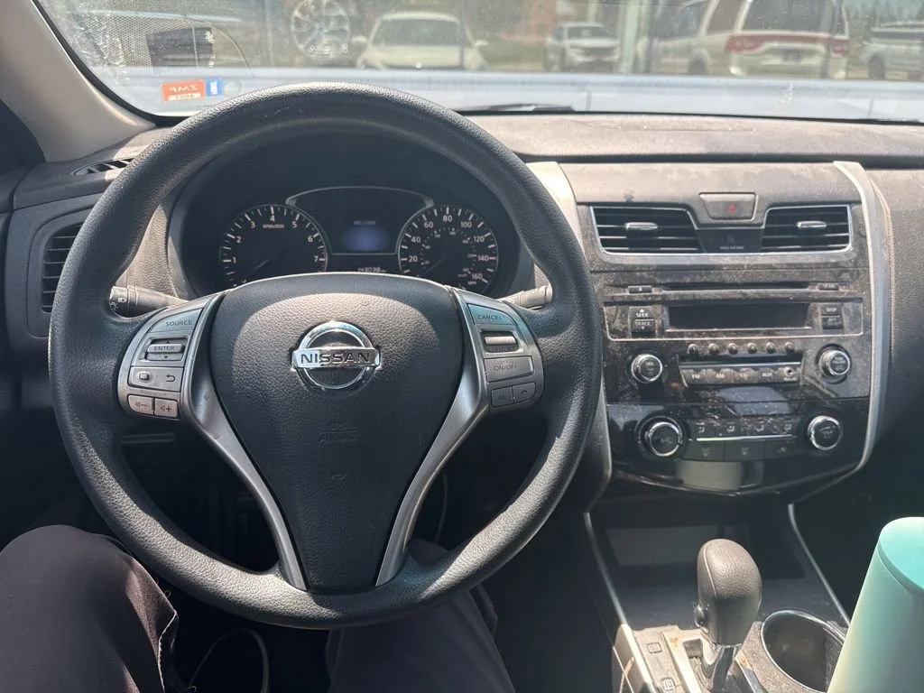 Used 2015 Pearl White Nissan 2.5 S image 8