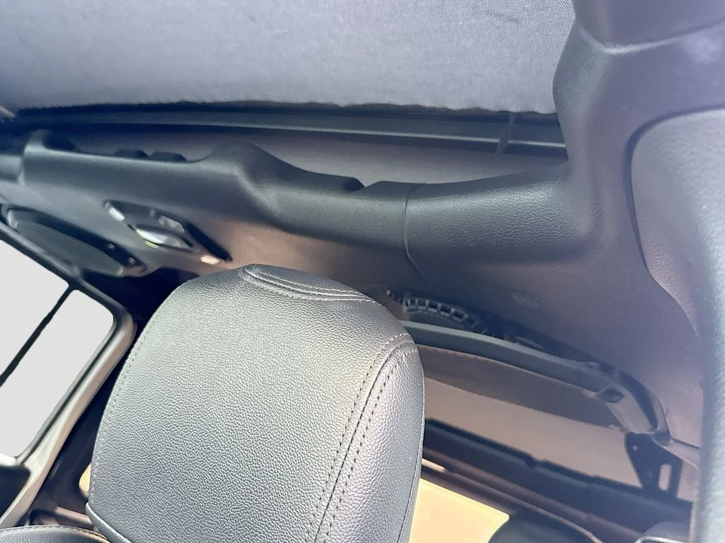 Used 2018 Silver Jeep Unlimited Sport S image 20