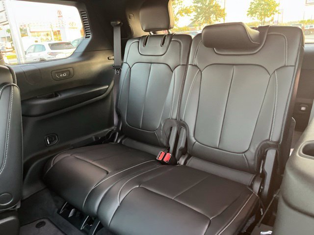 Used 2027 Gray Jeep Limited image 17