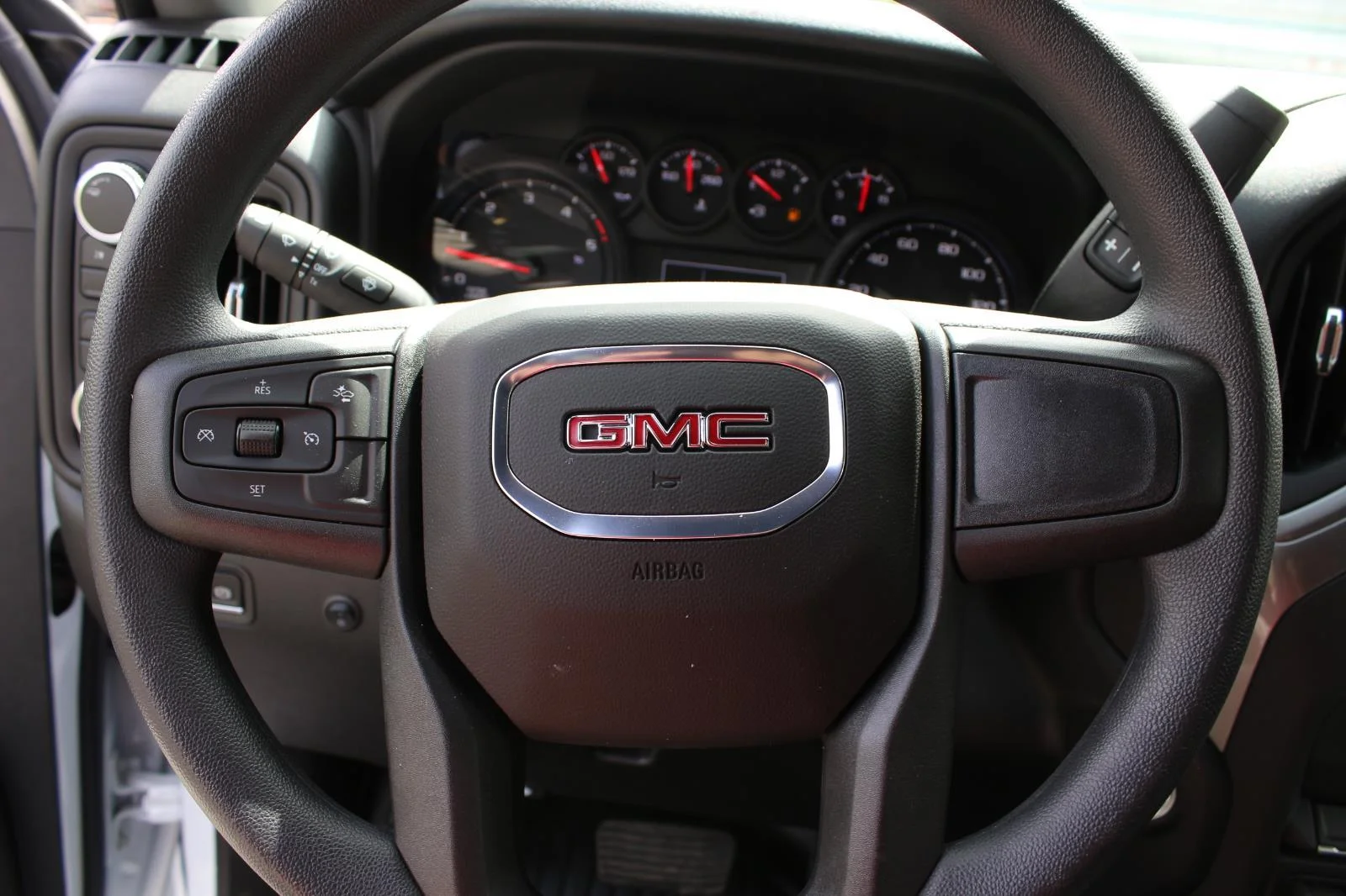 New 2026 Summit White GMC Pro image 21