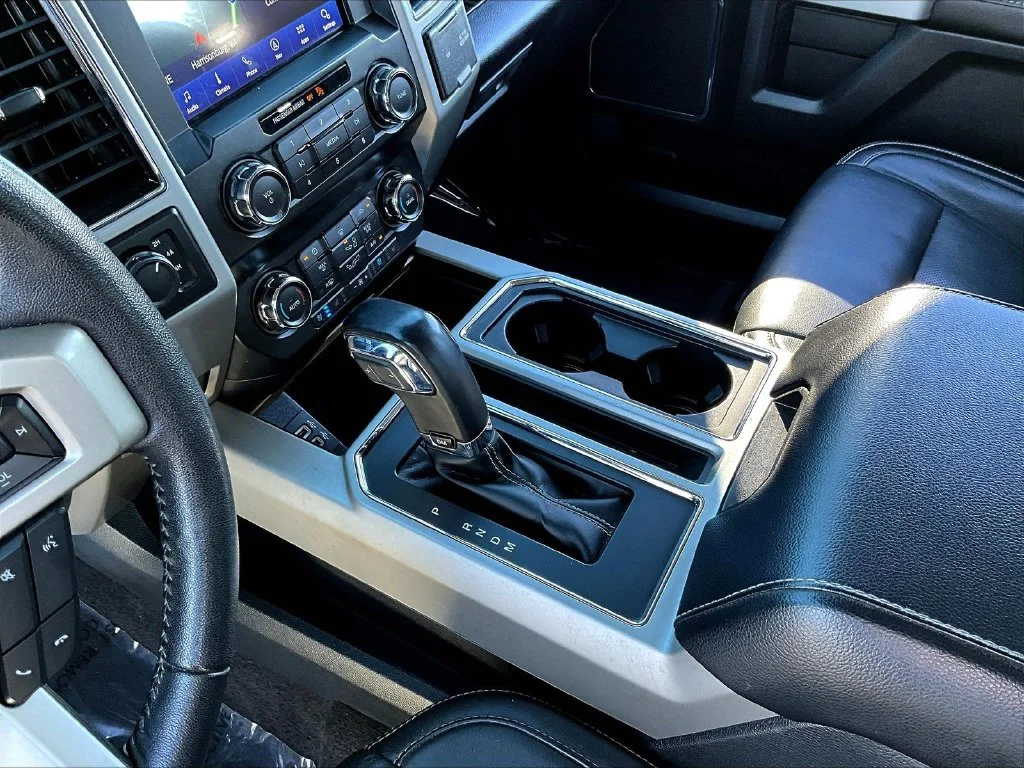 Used 2020 Oxford White Ford Lariat image 21