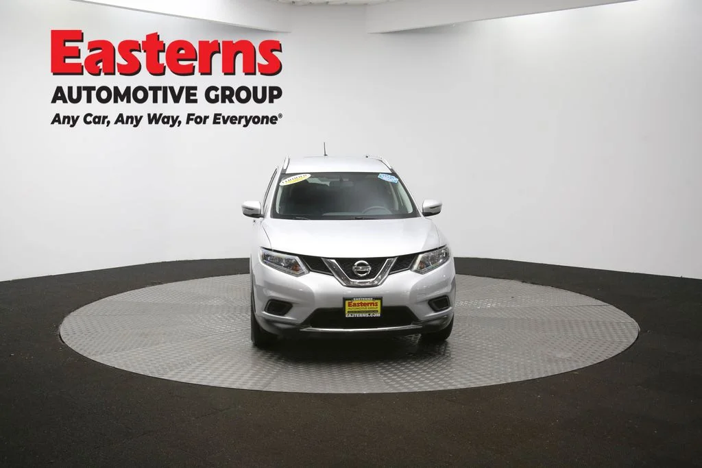 Used 2016 Silver Nissan SV image 49