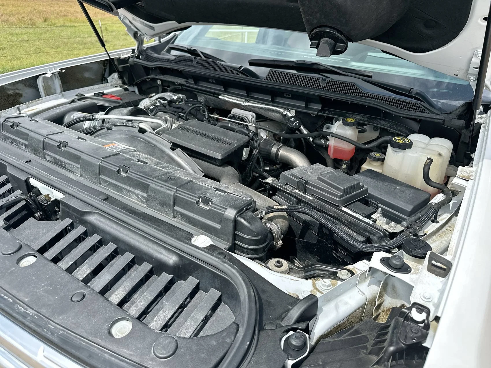 Used 2024 Pearl Chevrolet High Country image 26