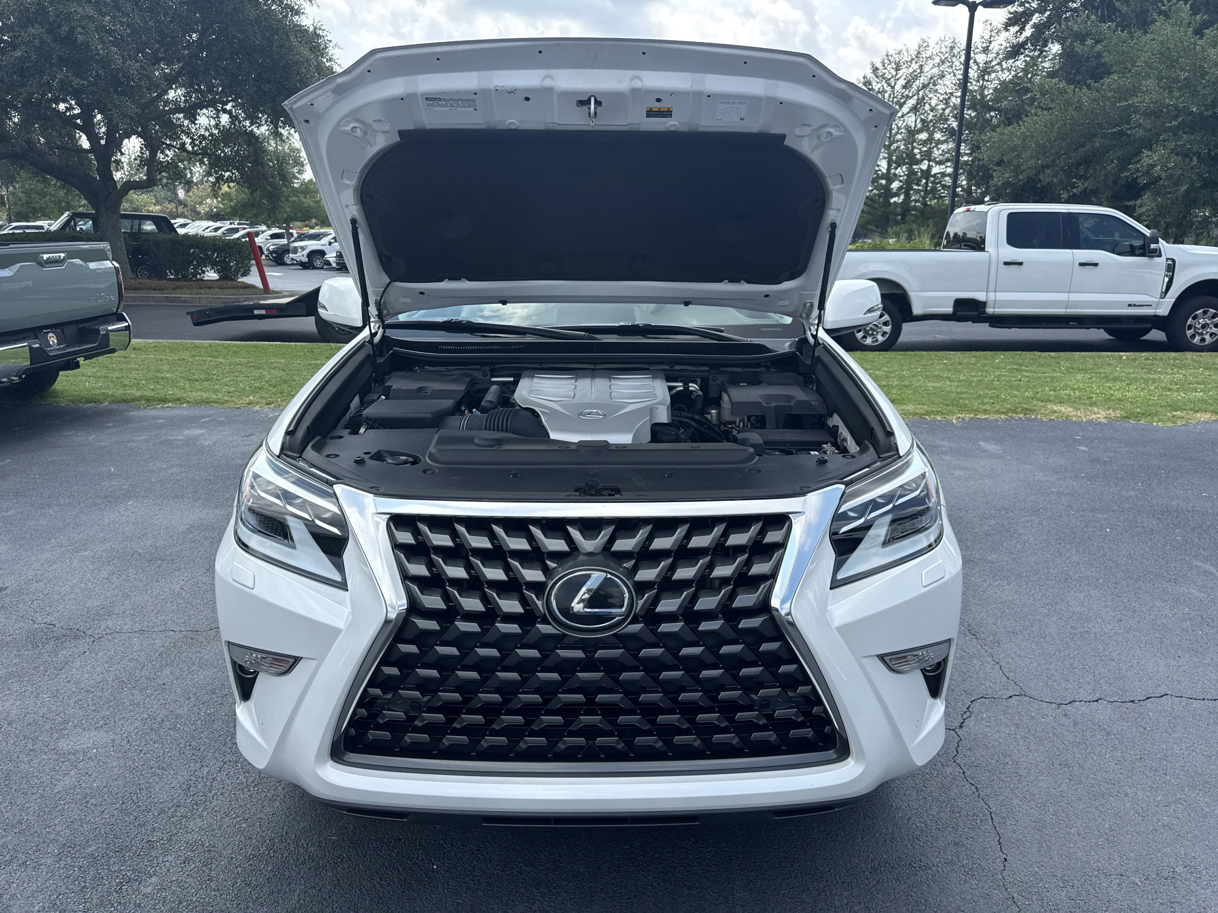 Used 2021 Starfire Pearl Lexus 460 image 38