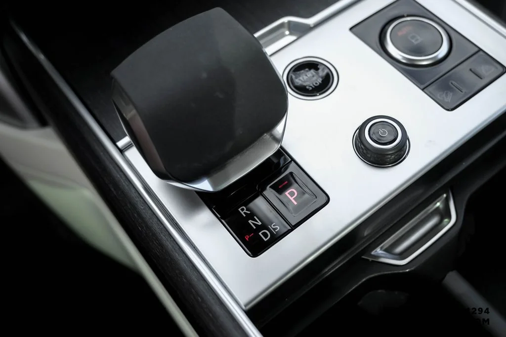 Used 2023 Silver Land Rover SE image 24