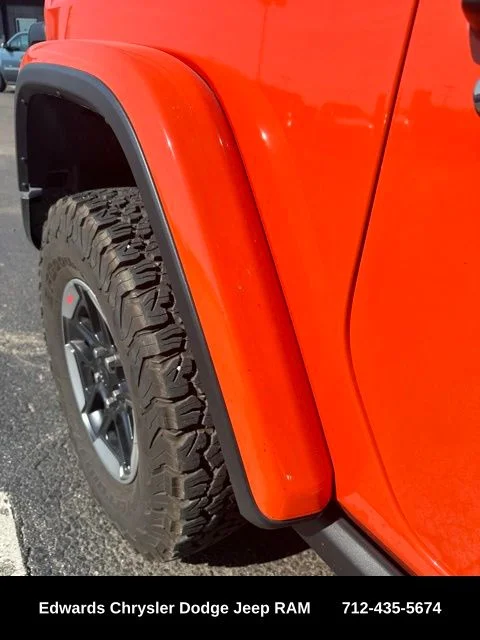 Used 2018 Orange Jeep Rubicon image 15