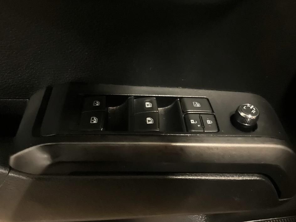 Used 2017 Silver Toyota TRD Off-Road image 27