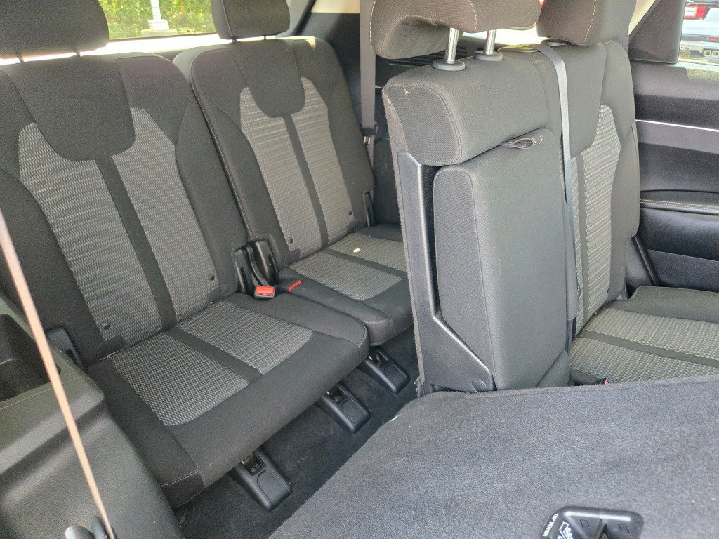 2022 Kia Sorento LX - Photo 10