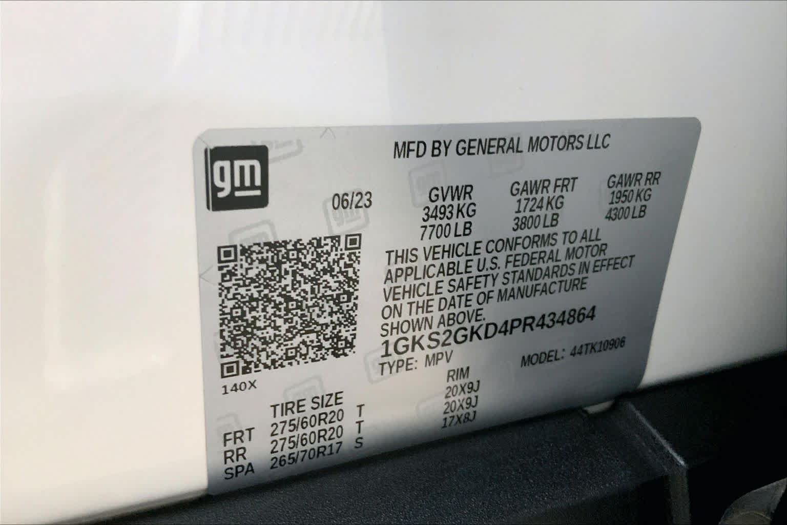 Used 2023 WHITE FROST TRICOAT GMC SLT image 37