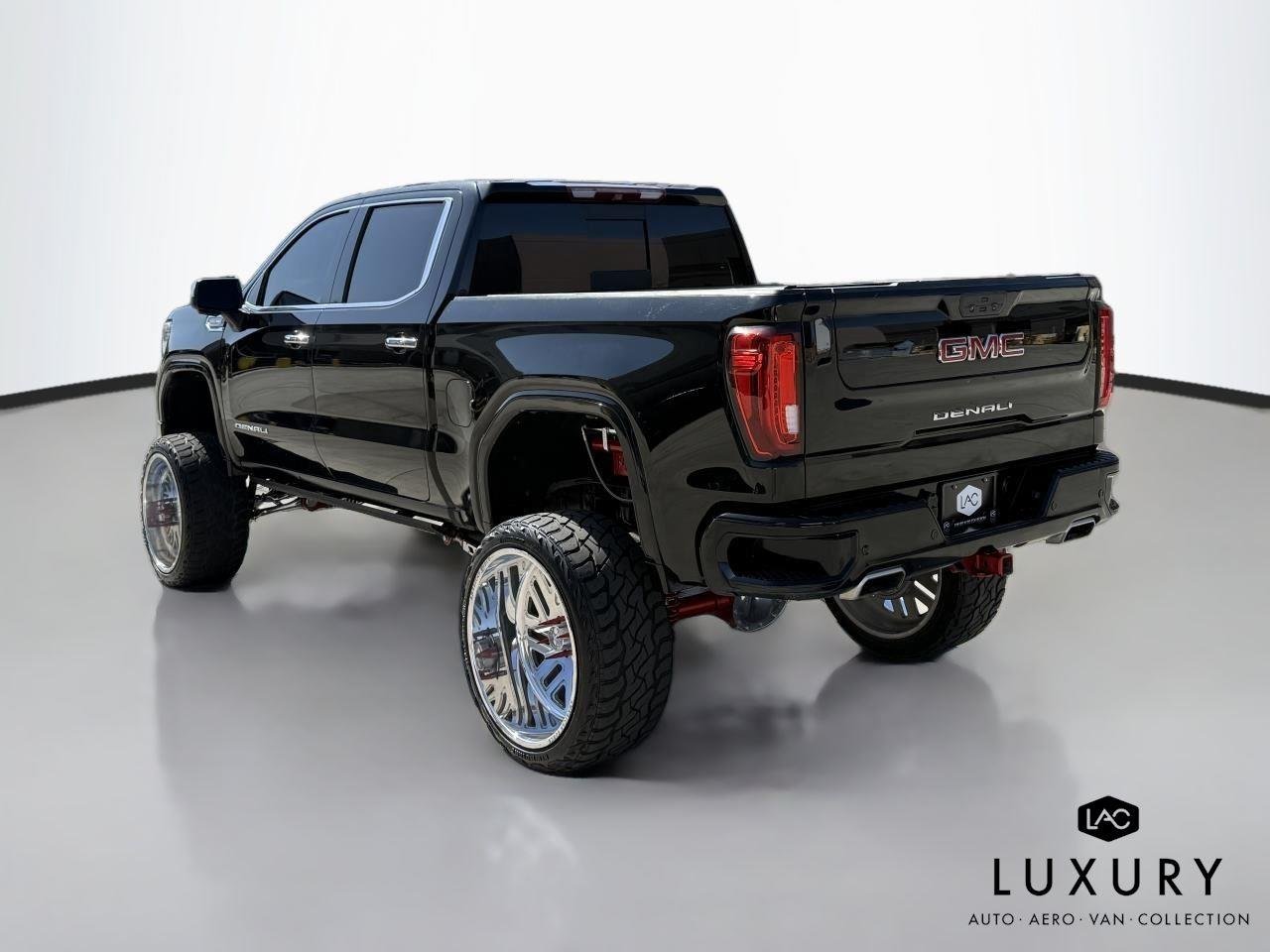 Used 2019 Onyx Black GMC Denali image 8
