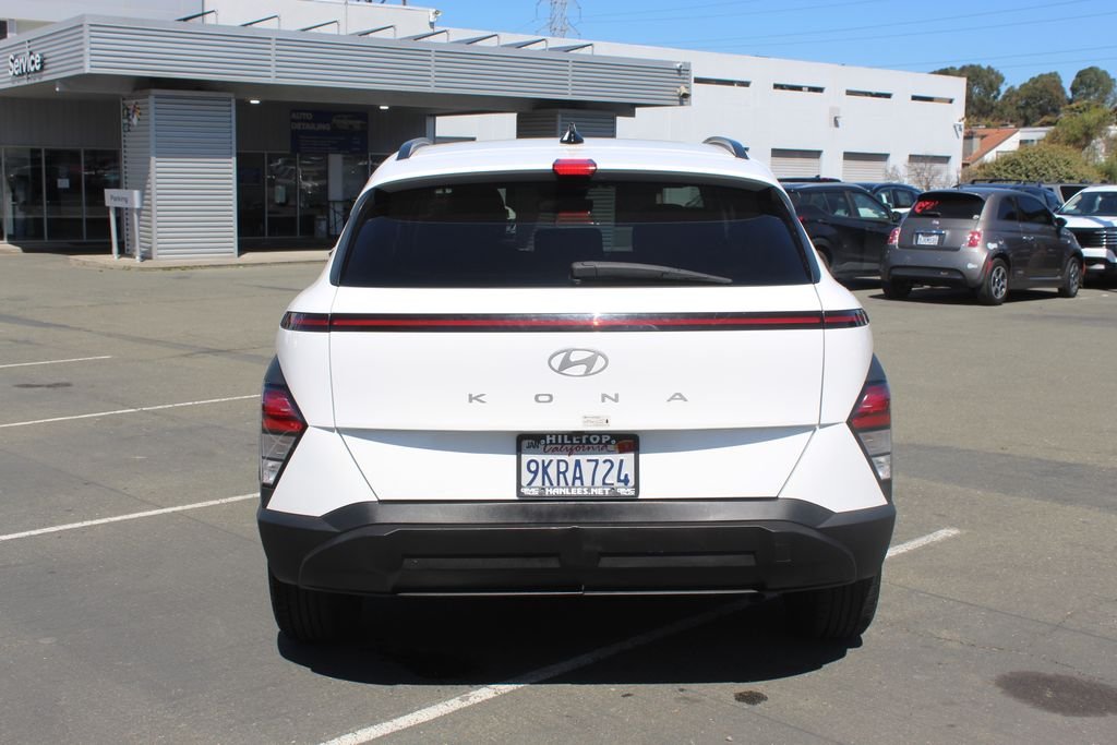 Used 2024 White Hyundai SEL image 8