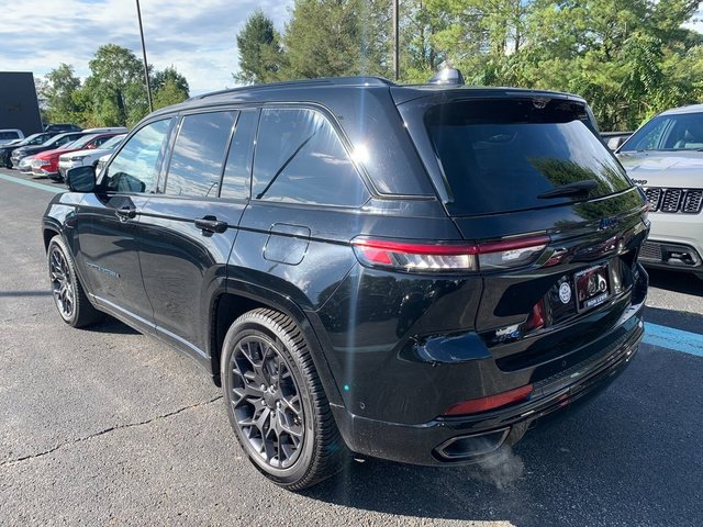 Used 2023 Black Jeep Summit Reserve 4xe image 2