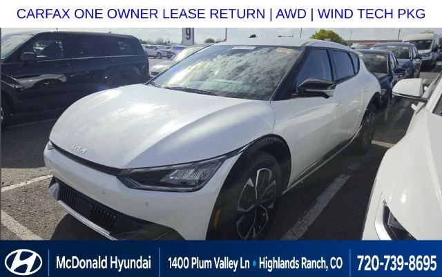 Used 2024 White Kia Wind image 1