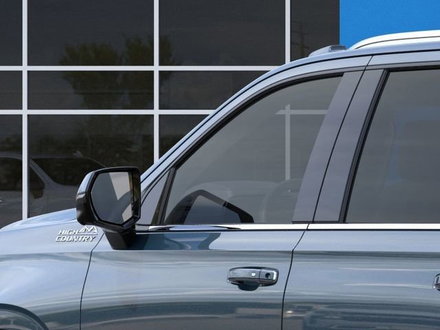 2026 Chevrolet Suburban High Country - Photo 12