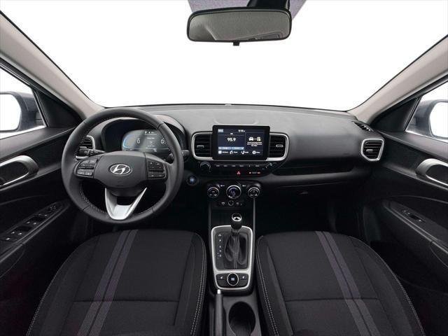 New 2026 Shimmering Silver Hyundai SEL image 13
