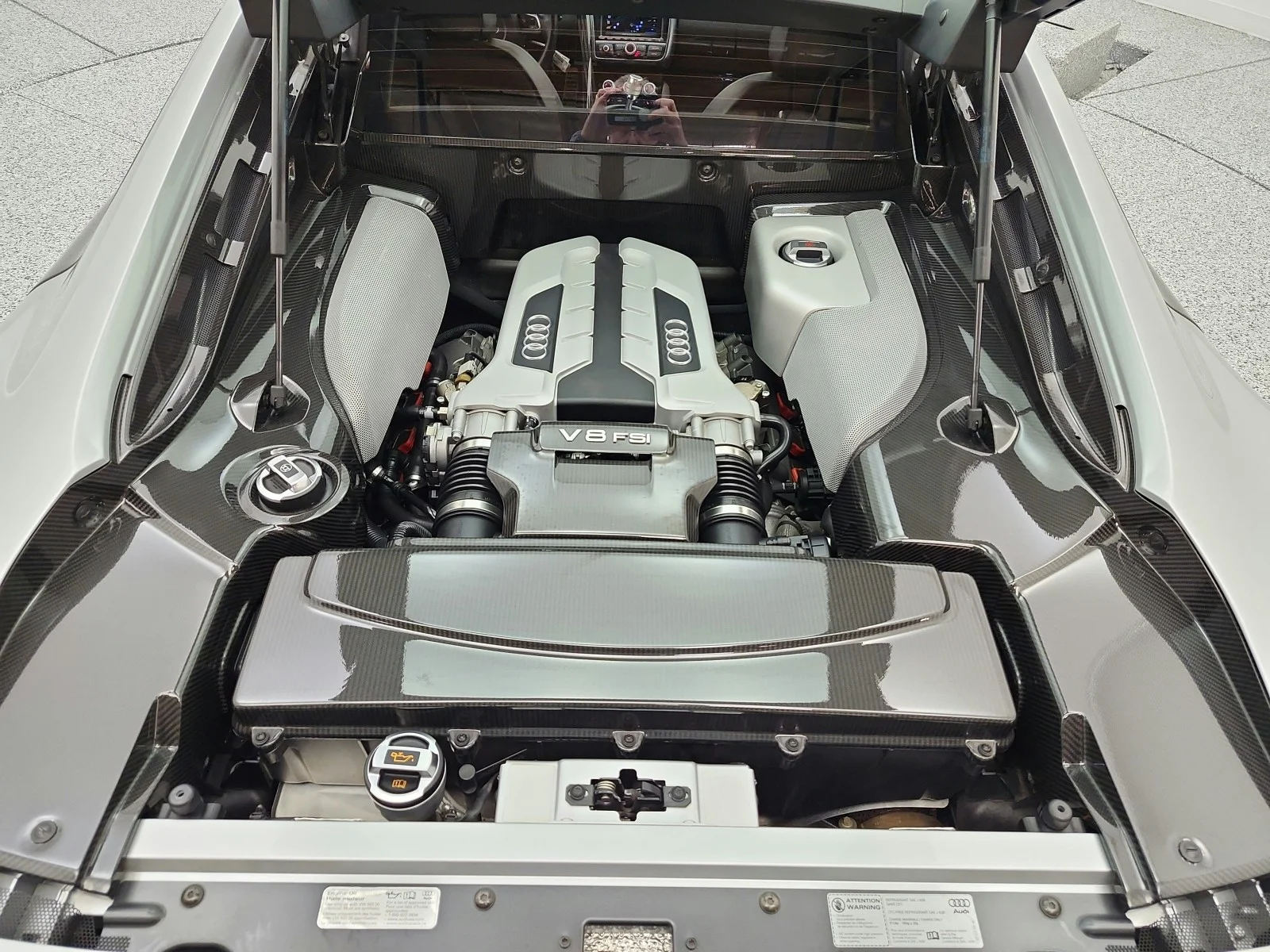 Used 2010 Ice Silver Metallic With Apollo Silver Sideblades Audi 2dr Cpe Auto quattro 4.2L image 19
