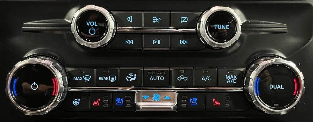 Used 2023 White Ford Lariat image 39