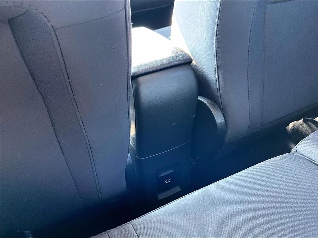 Used 2022 Blue Ford SE image 34