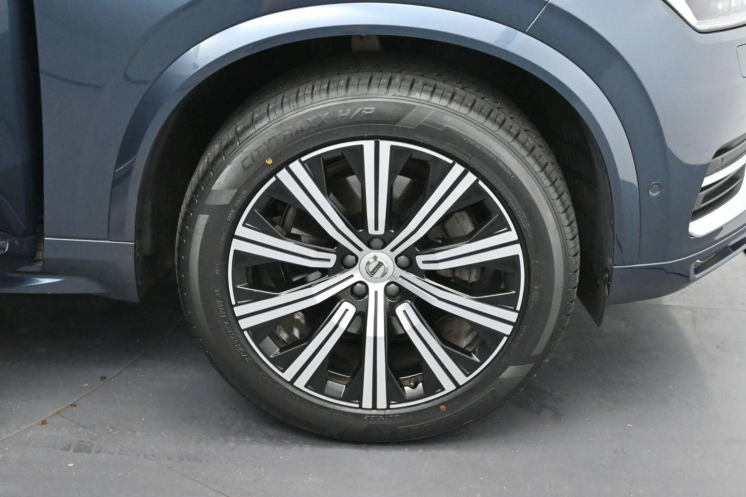 Used 2023 Blue Volvo Plus image 34