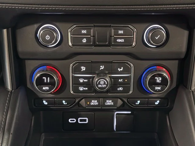 Used 2021 Black Chevrolet LT image 27