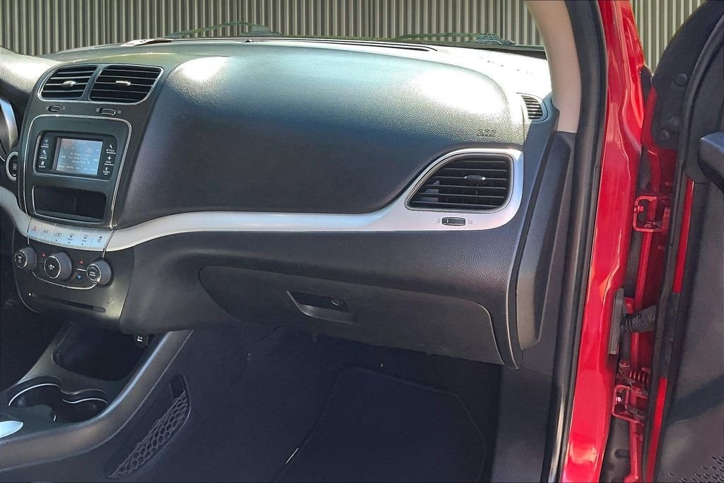 Used 2020 Red Dodge SE image 17