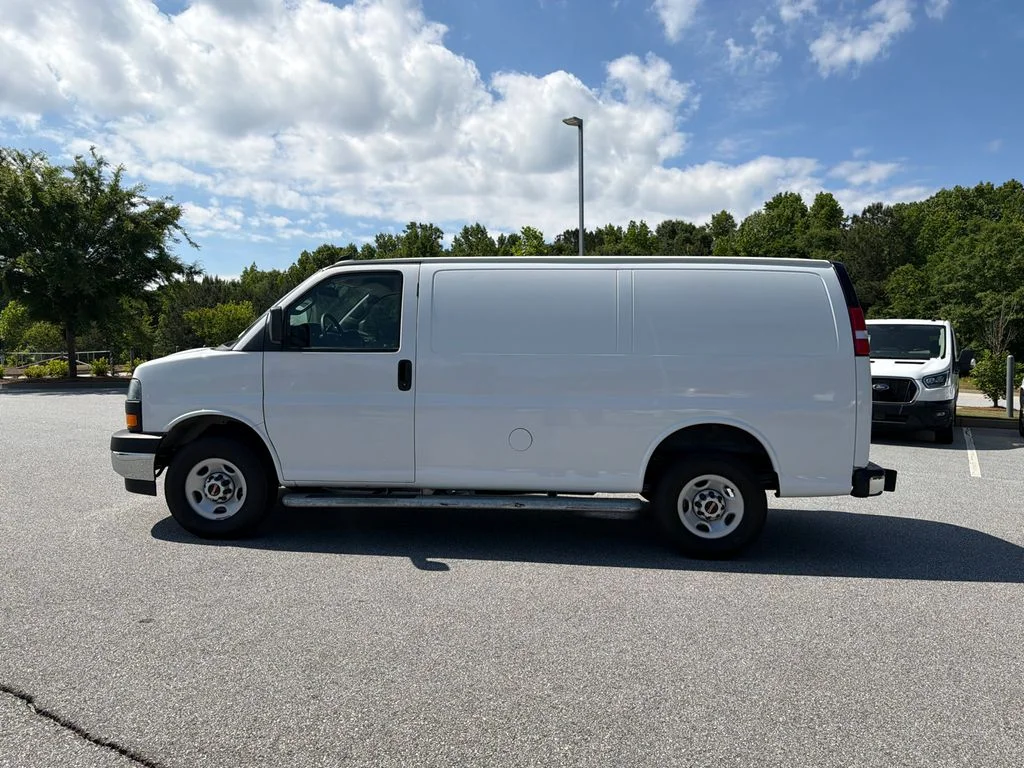 Used 2024 White GMC Work Van image 4