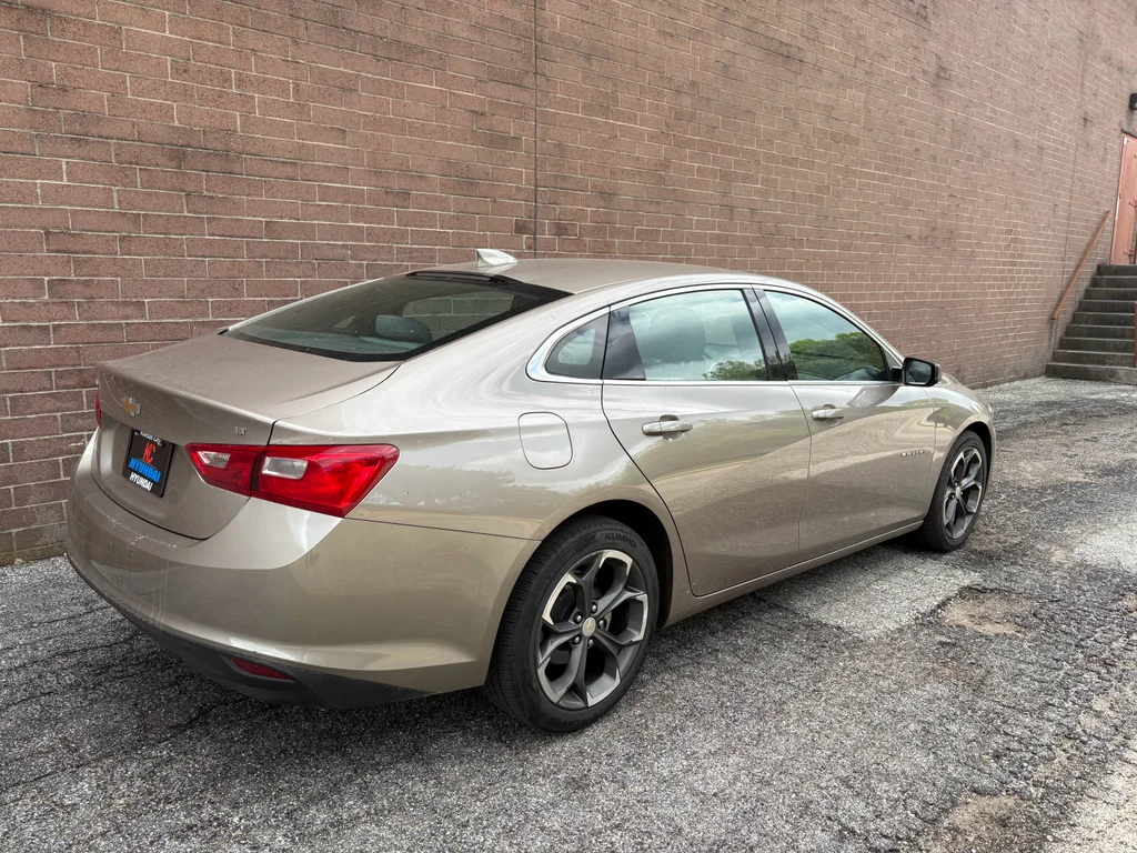Used 2023 Gray Metallic Chevrolet LT image 5