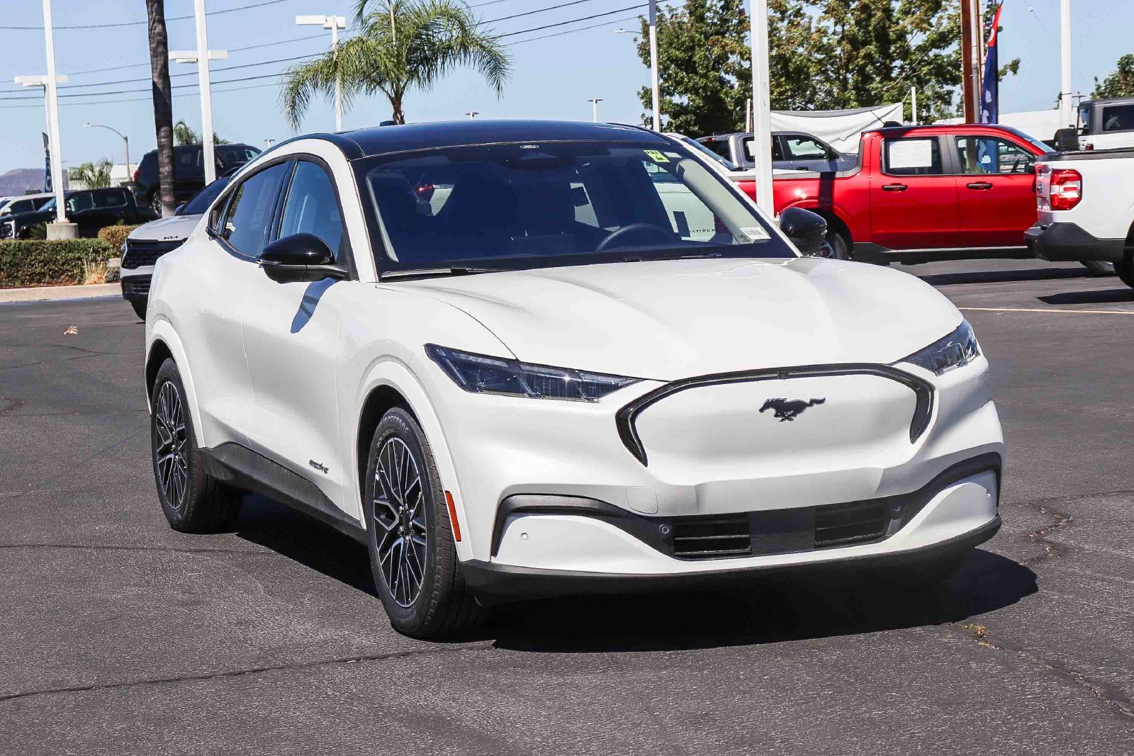 New 2026 Star White Metallic Tri-coat Ford Premium image 3