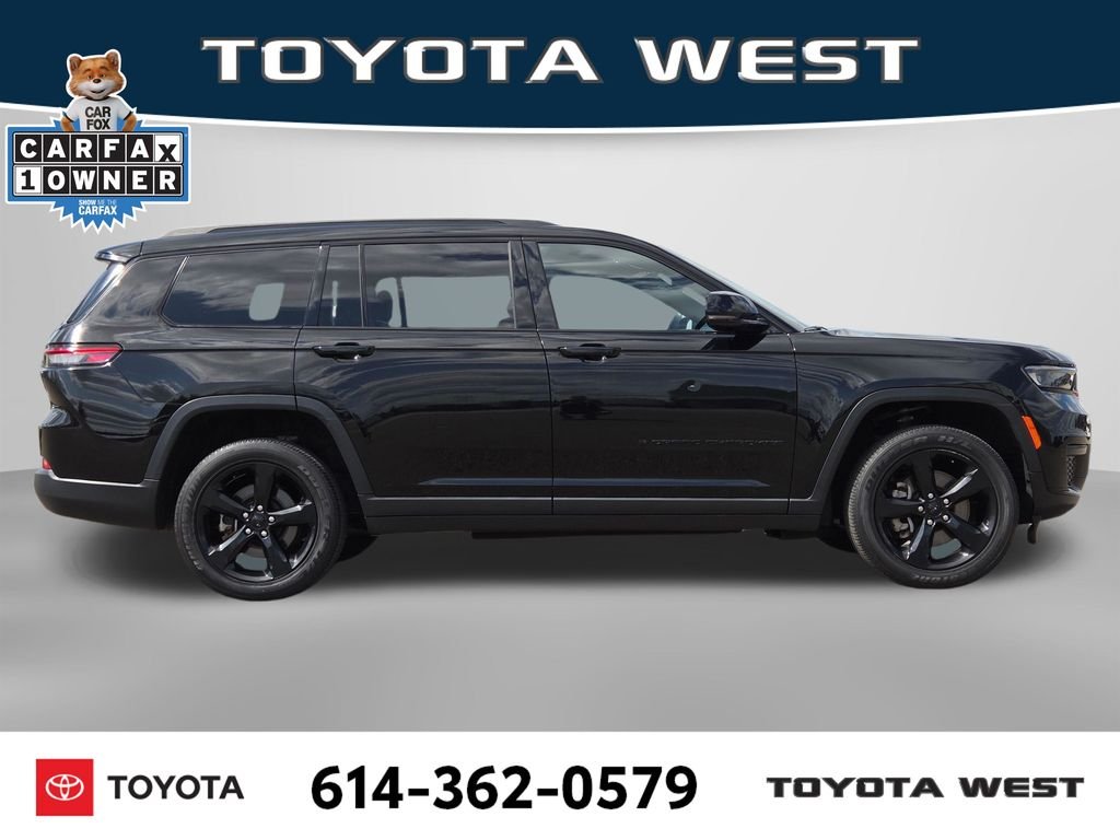 Used 2023 Black Jeep Altitude image 4