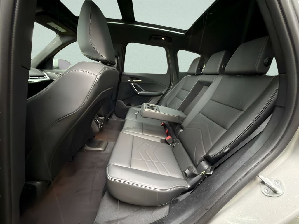 New 2026 Space Silver Metallic BMW xDrive28i image 23