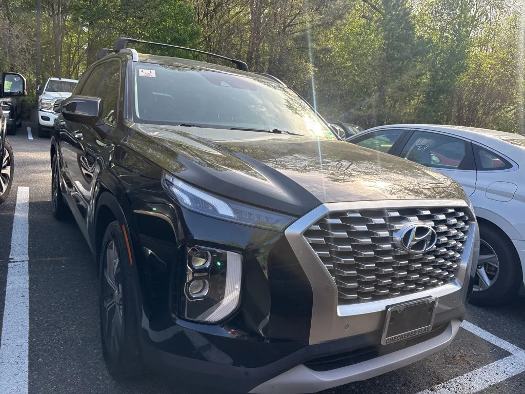Used 2022 Black Hyundai SEL image 4
