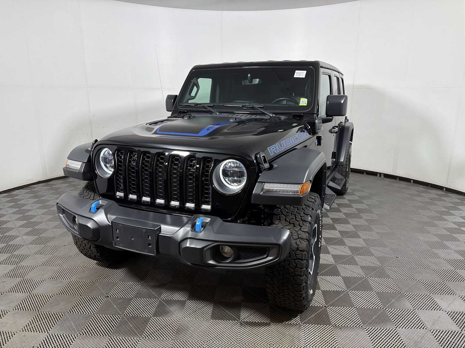 Used 2023 Black Clearcoat Jeep Rubicon image 3