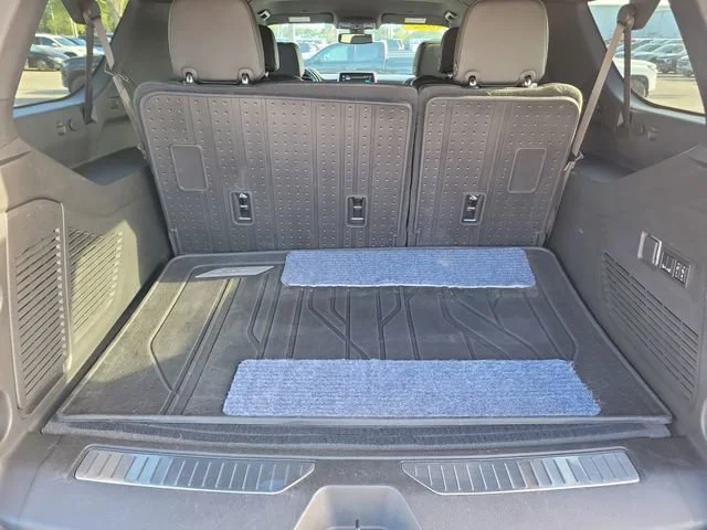 2022 Chevrolet Suburban RST - Photo 8