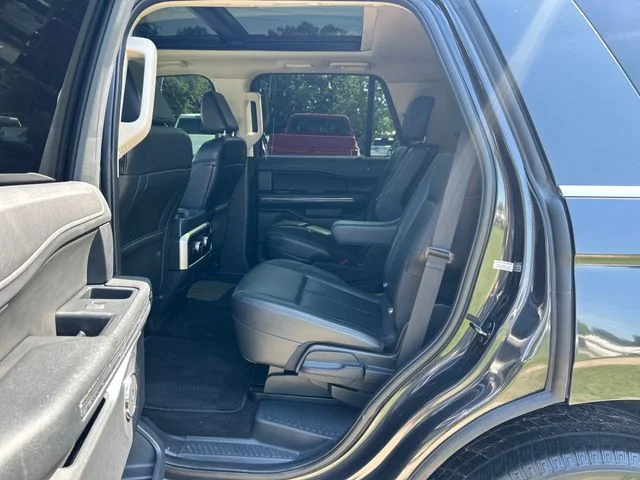 Used 2022 Dark Matter Metallic Ford XLT image 25
