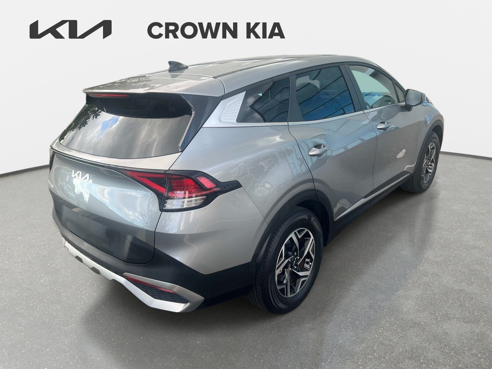 Used 2024 Steel Gray Kia LX image 6