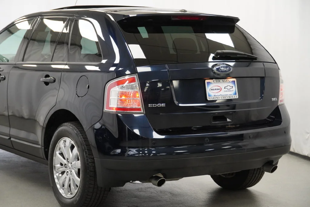 Used 2010 Black Ford SEL image 16