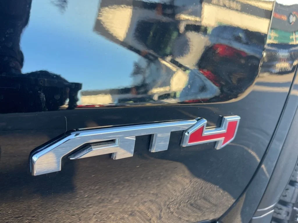 Used 2024 Onyx Black GMC AT4 image 35