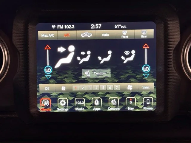 Used 2022 Silver Jeep Rubicon image 24