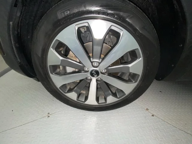 Used 2021 Green Kia S image 10