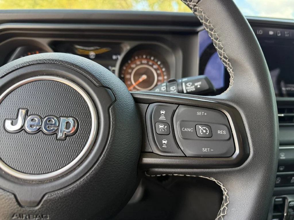 Used 2025 White Jeep Rubicon image 25