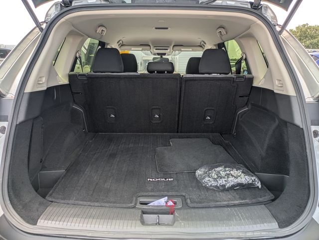 Used 2023 Silver Nissan SV image 25
